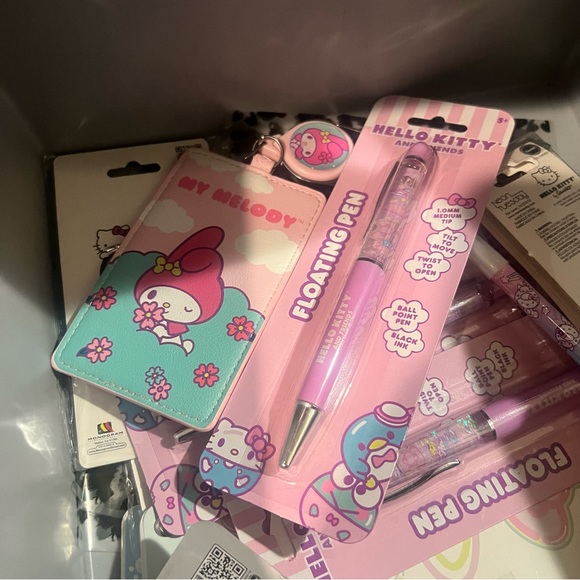 10-15 piece hello kitty Sanrio mystery bundle box - Picture 6 of 14